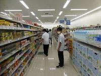 おやつ選んでいます２