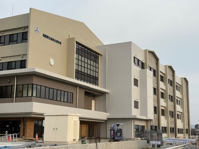 校舎前から全景8