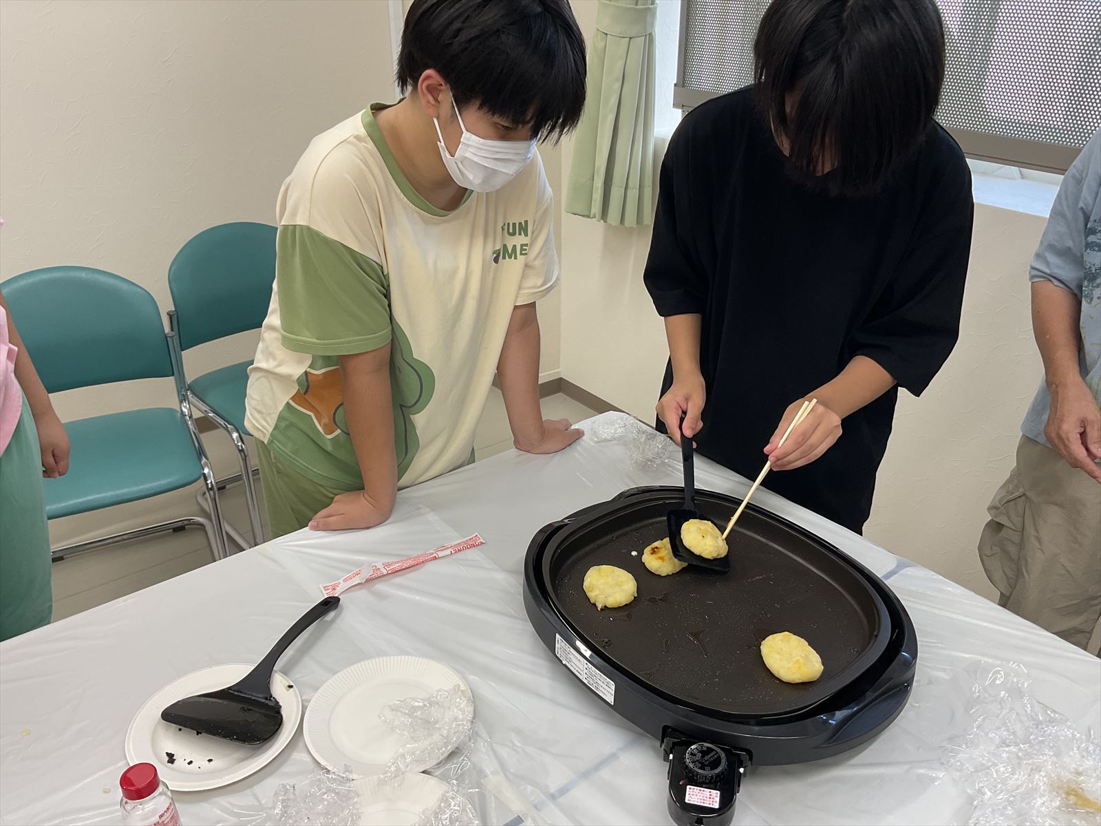 0826ミニ行事 ハッシュドポテト作り (62) 2